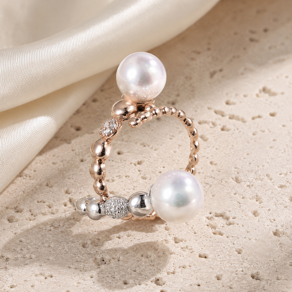 Anillo Perla Gaia en composición editorial