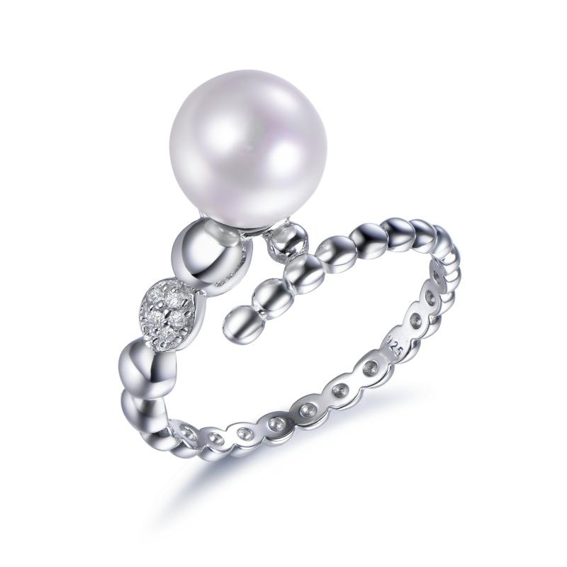 Anillo Perla Gaia plateado sobre fondo blanco