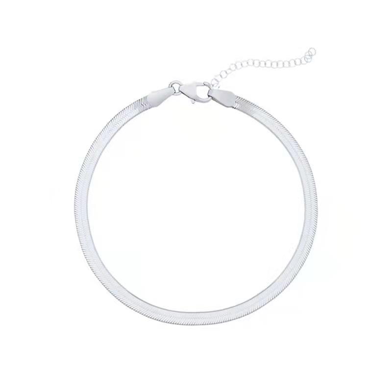 Pulsera Snake Vega plateada sobre fondo blanco