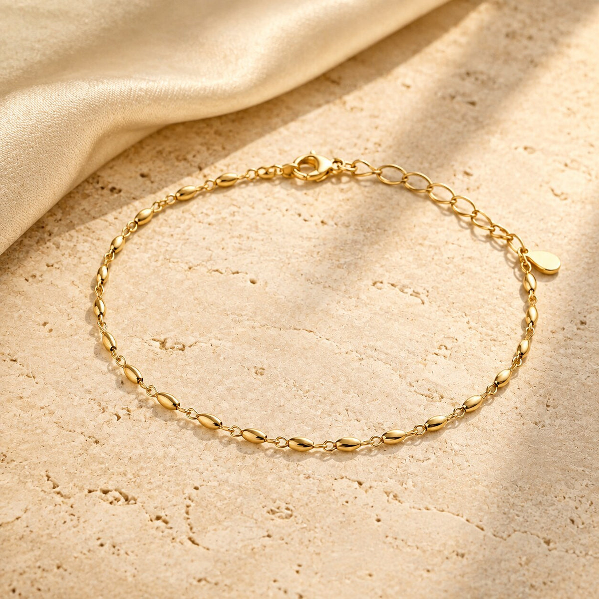 Pulsera Lía en composición editorial